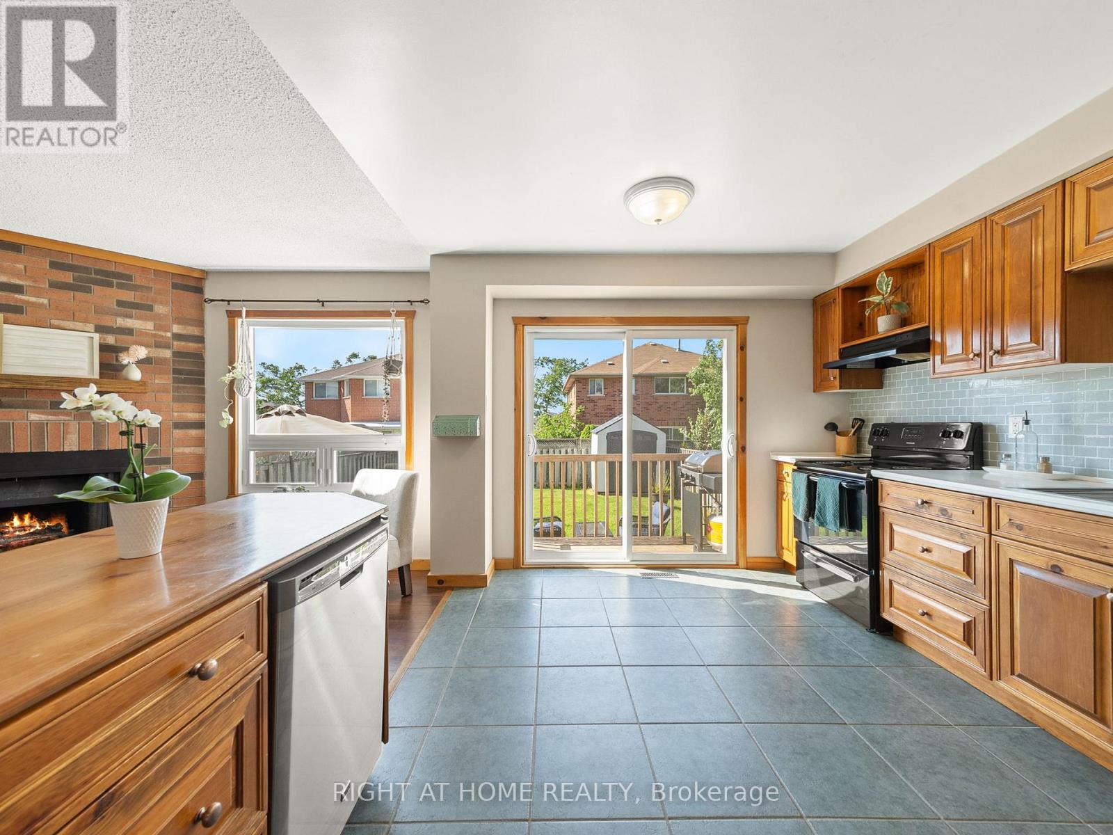 Single Family House for Sale in  DELANEY CRESCENT Barrie (Northwest) 