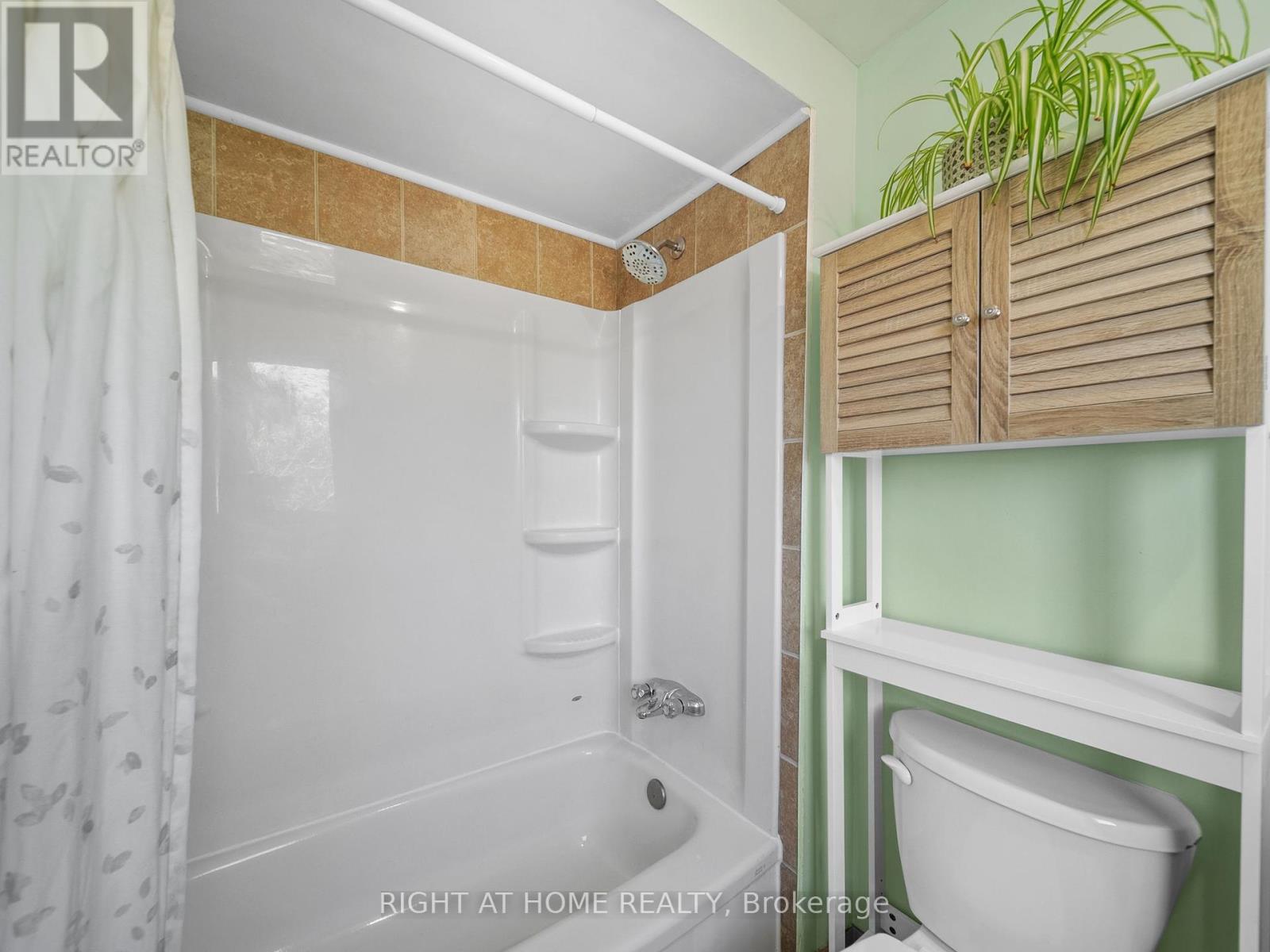 Single Family House for Sale in  DELANEY CRESCENT Barrie (Northwest) 