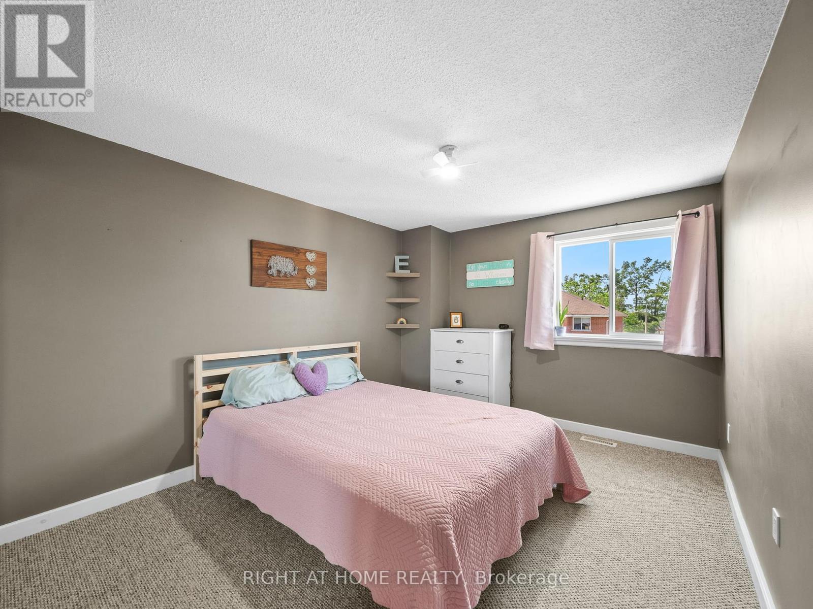 Single Family House for Sale in  DELANEY CRESCENT Barrie (Northwest) 