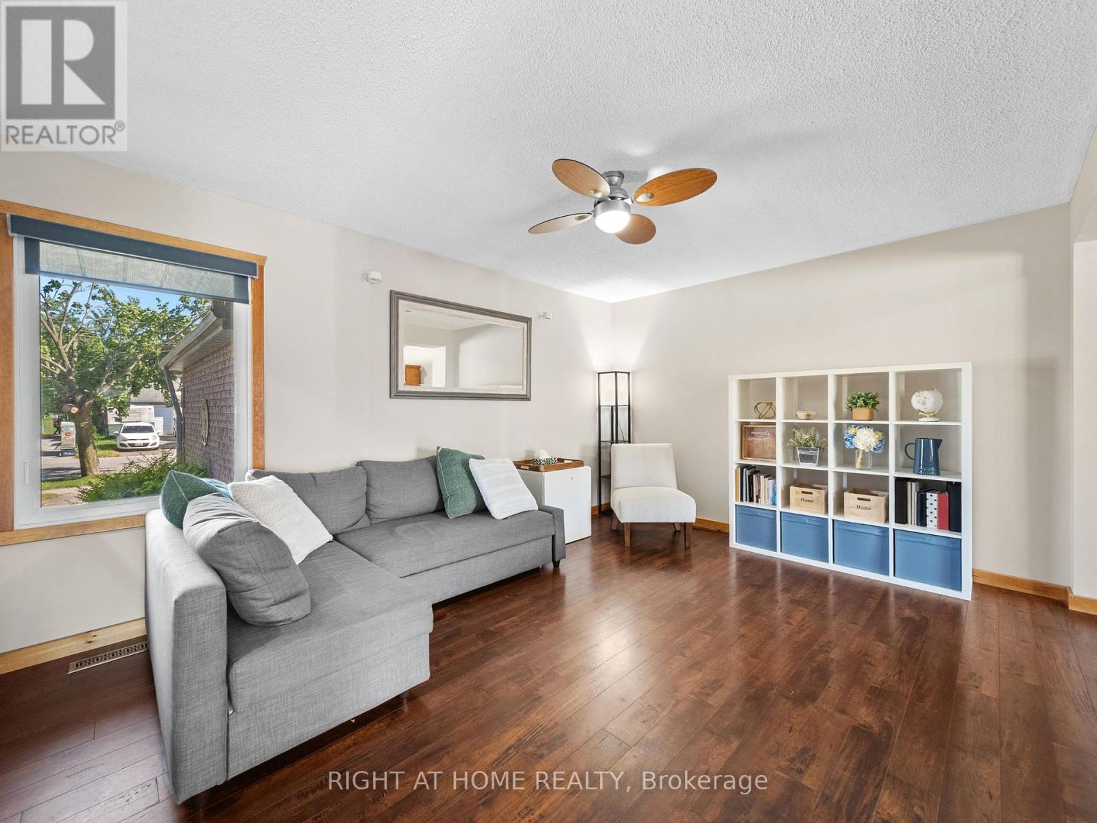 Single Family House for Sale in  DELANEY CRESCENT Barrie (Northwest) 