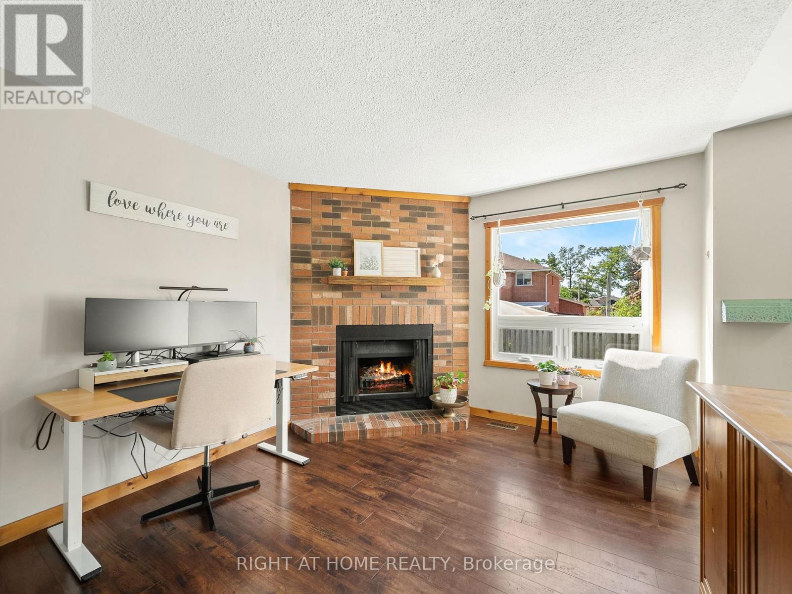 Single Family House for Sale in  DELANEY CRESCENT Barrie (Northwest) 