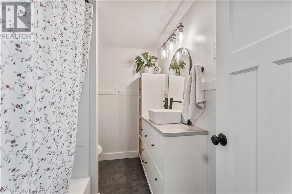 Photo 14 of 433 Davis Street, Port Colborne ON
