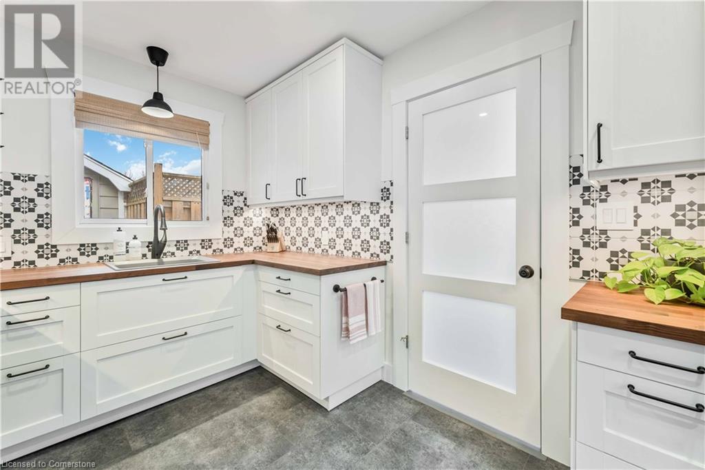 Photo 12 of 433 Davis Street, Port Colborne ON