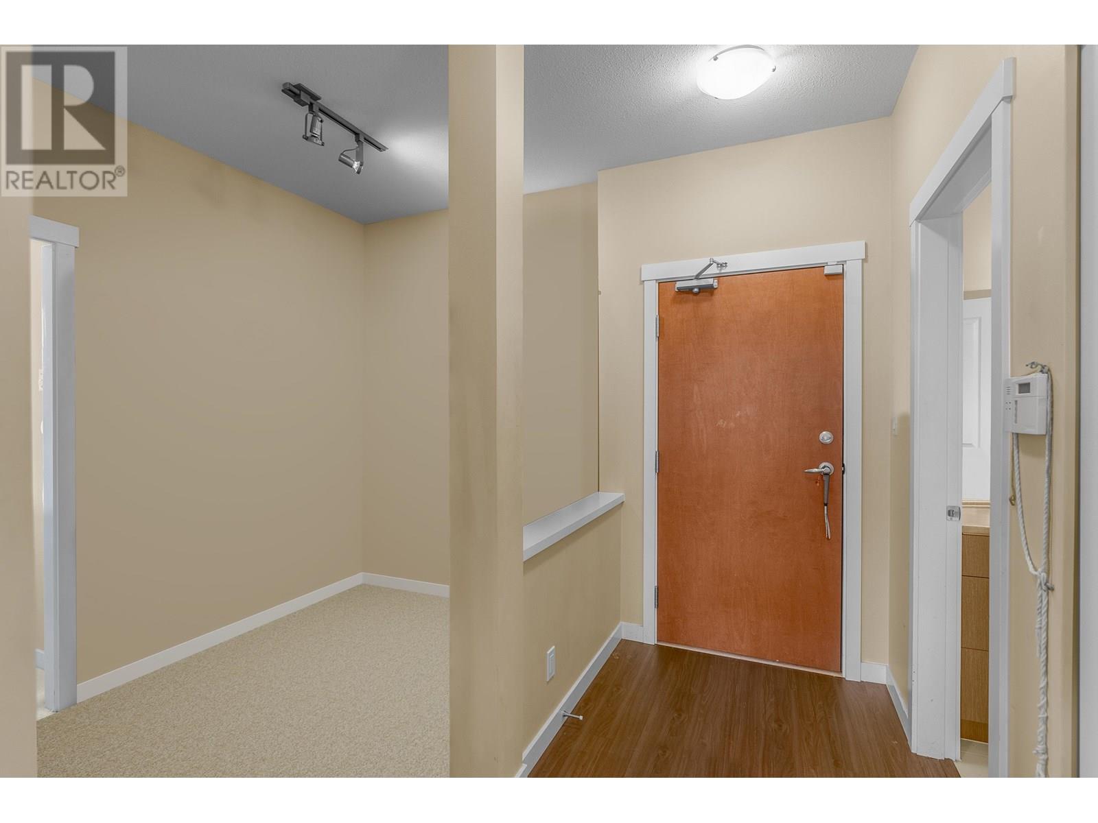 Photo 4 of 403 3105 Lincoln Avenue, Coquitlam BC
