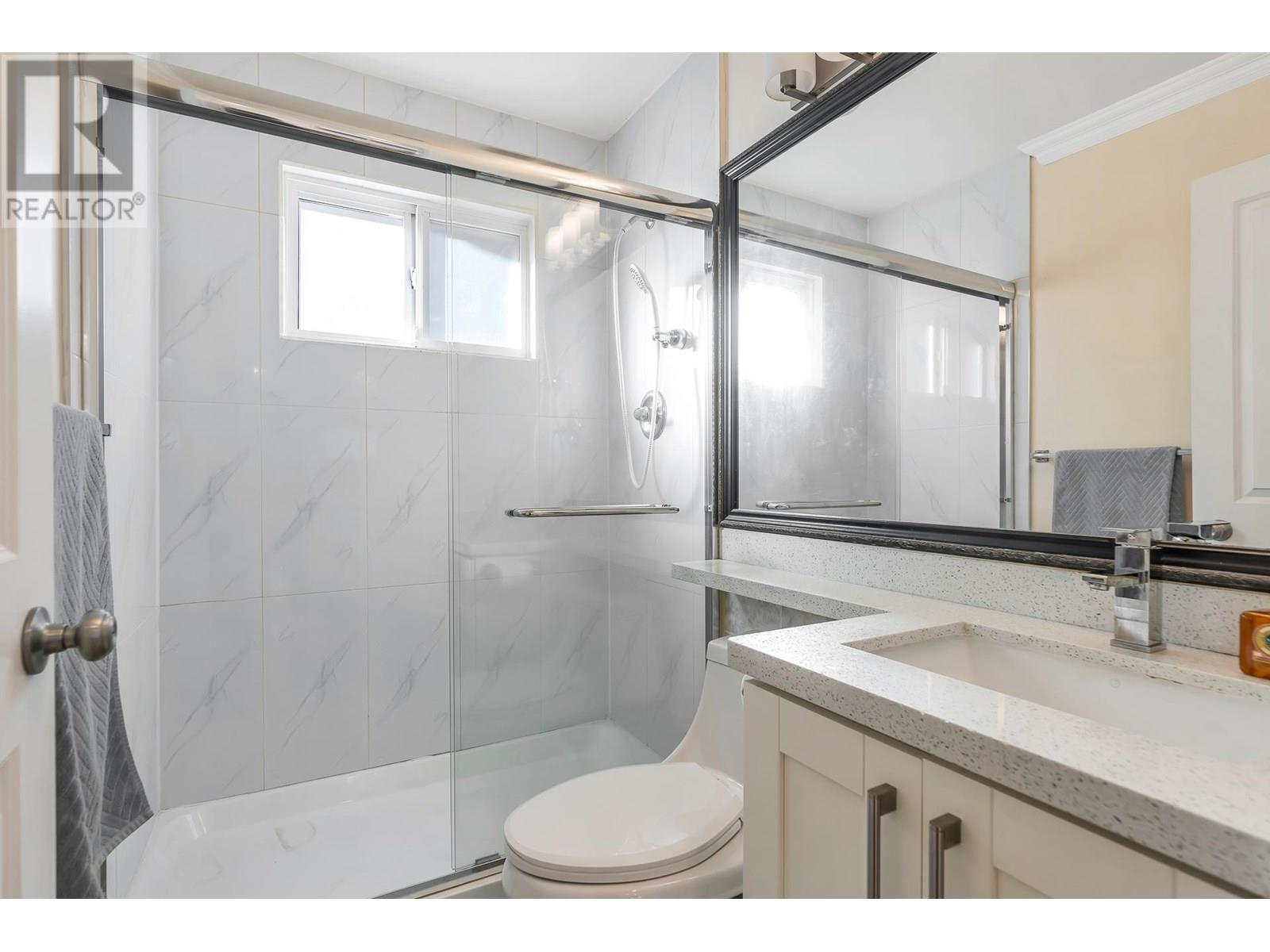 Photo 21 of 7531 Oak Street, Vancouver BC