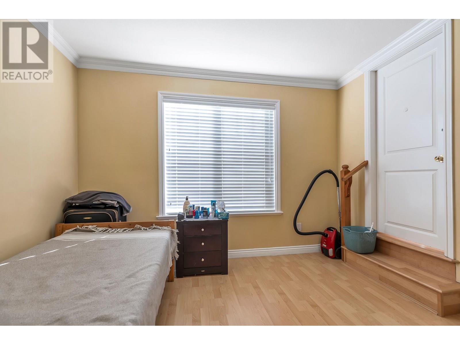 Photo 5 of 7531 Oak Street, Vancouver BC