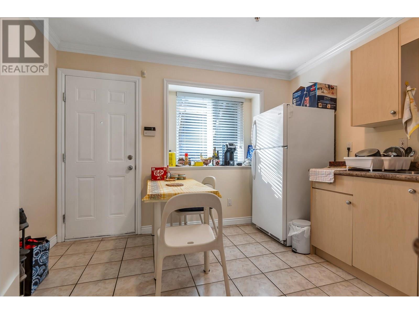 Photo 6 of 7531 Oak Street, Vancouver BC