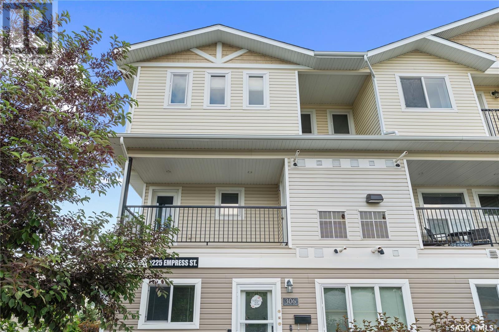 Single Family House for Sale in   Empress STREET Regina 