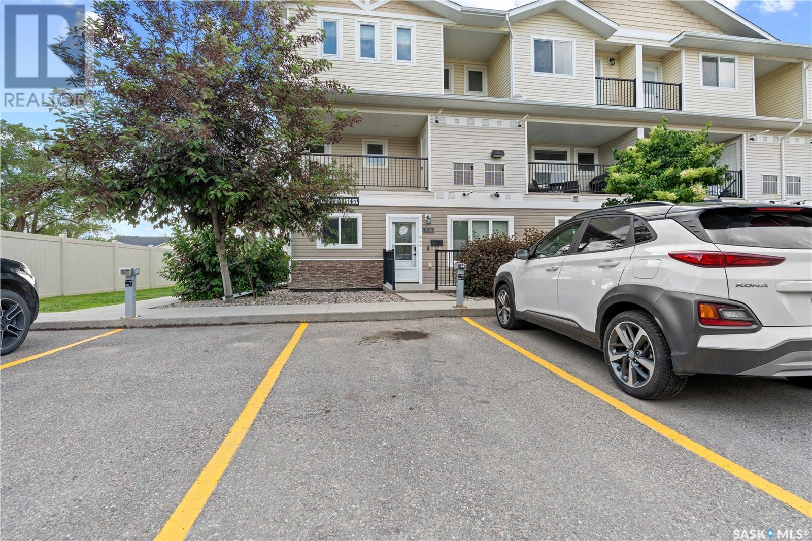 Single Family House for Sale in   Empress STREET Regina 