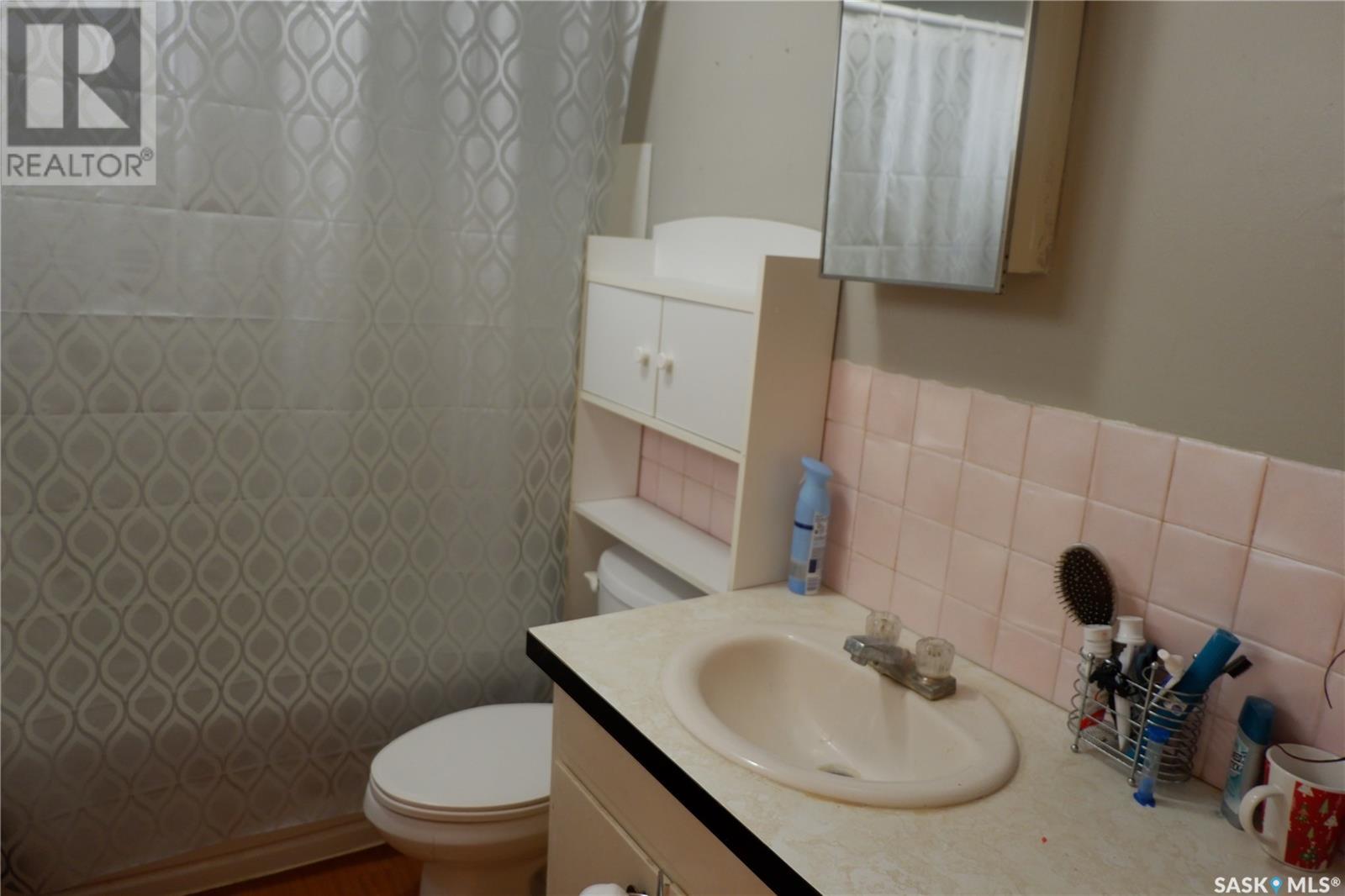 Photo 12 of 508 5th Avenue W, Assiniboia SK