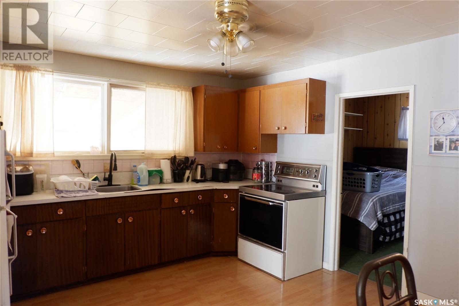 Photo 15 of 508 5th Avenue W, Assiniboia SK