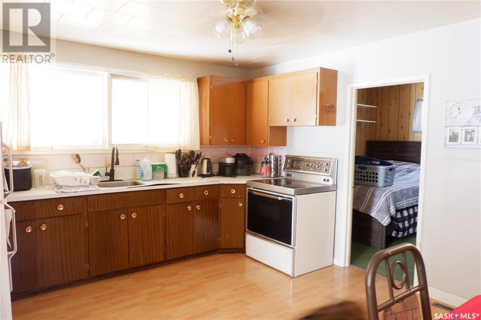 Photo 21 of 508 5th Avenue W, Assiniboia SK