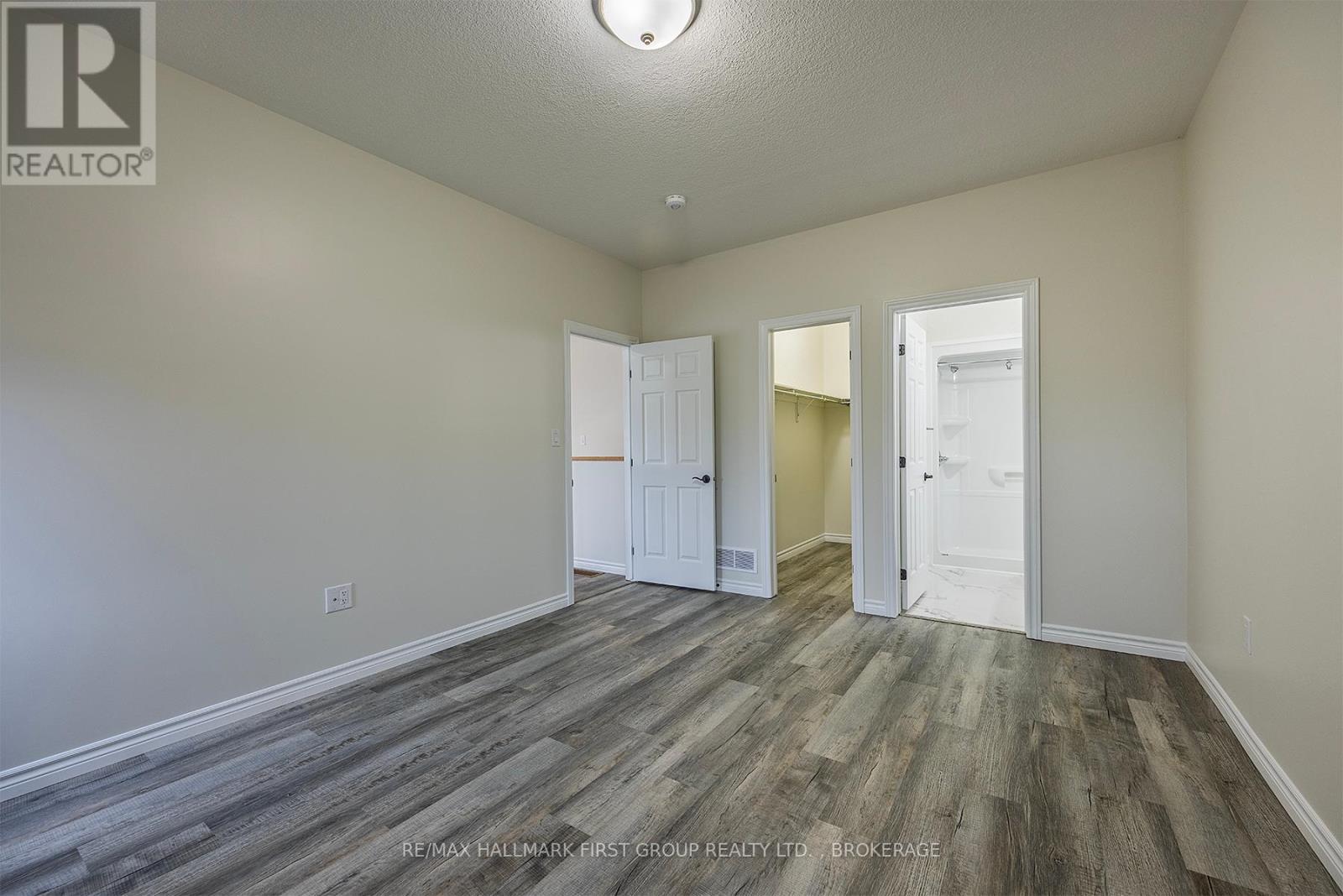 Photo 18 of 201 Creighton Drive, Loyalist ON