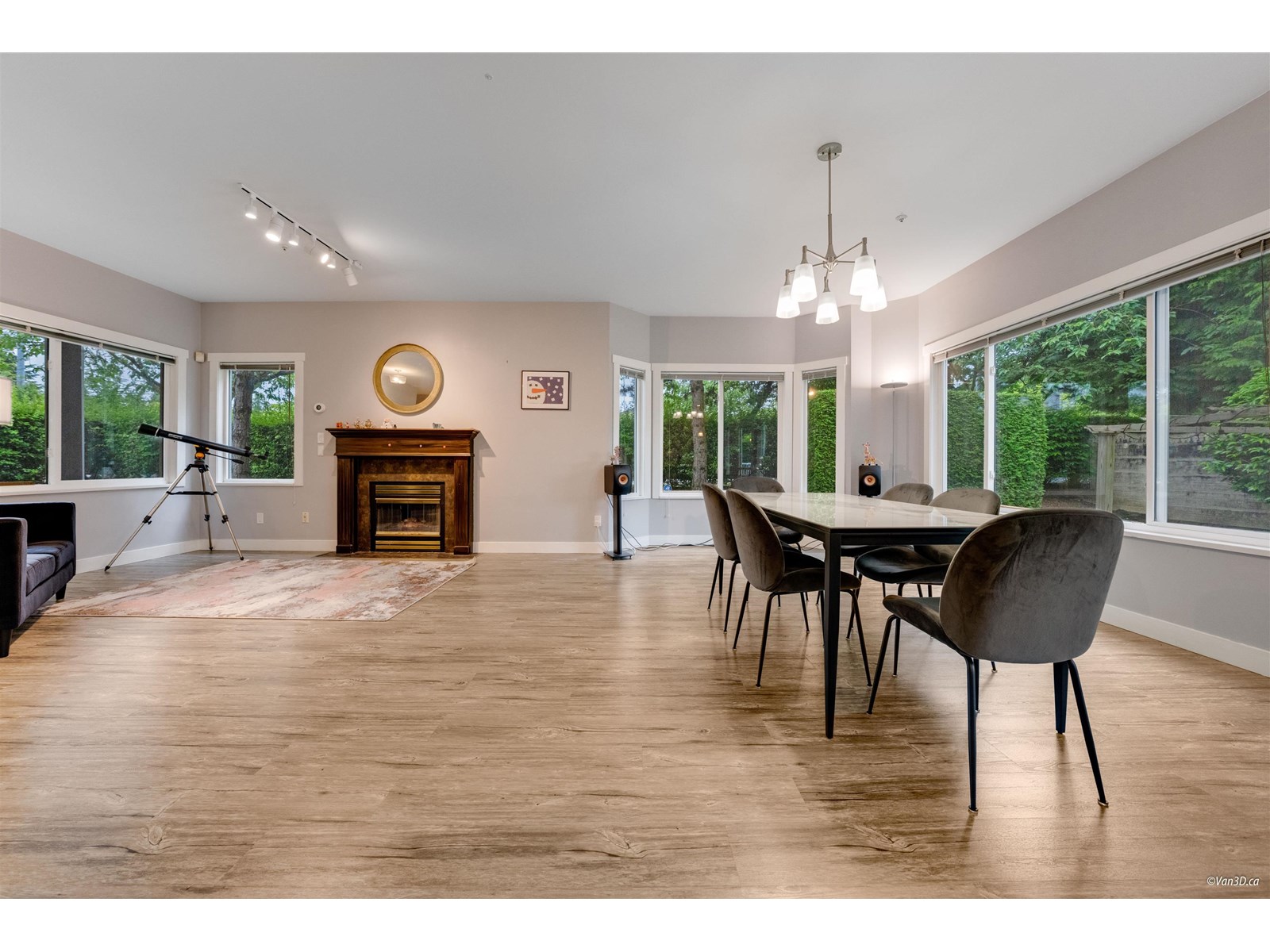 Photo 10 of 11 20750 Telegraph Trail, Langley BC