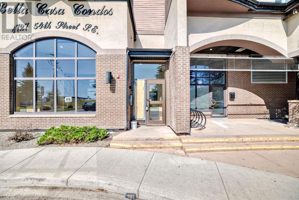 Single Family House for Sale in    Street Penbrooke Meadows Calgary 