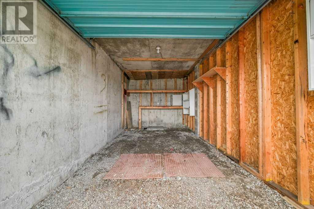 Single Family House Bi-level for Sale in   Hunterview Drive NW Huntington Hills Calgary 