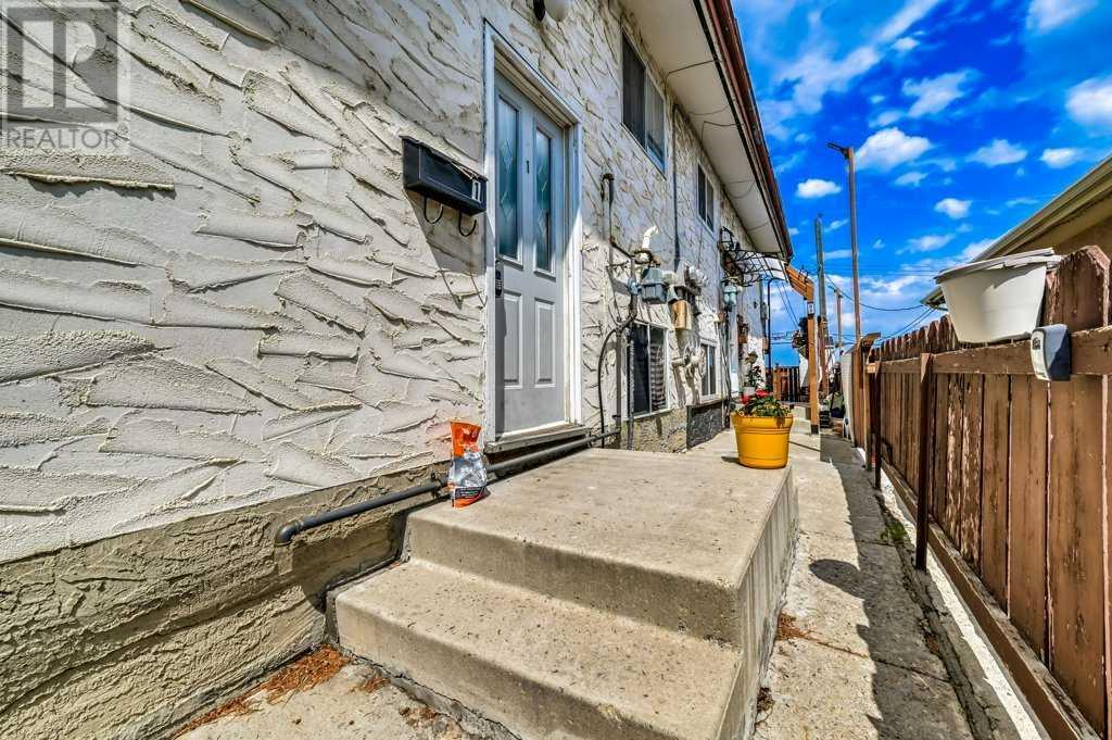 Single Family House Bi-level for Sale in   Hunterview Drive NW Huntington Hills Calgary 