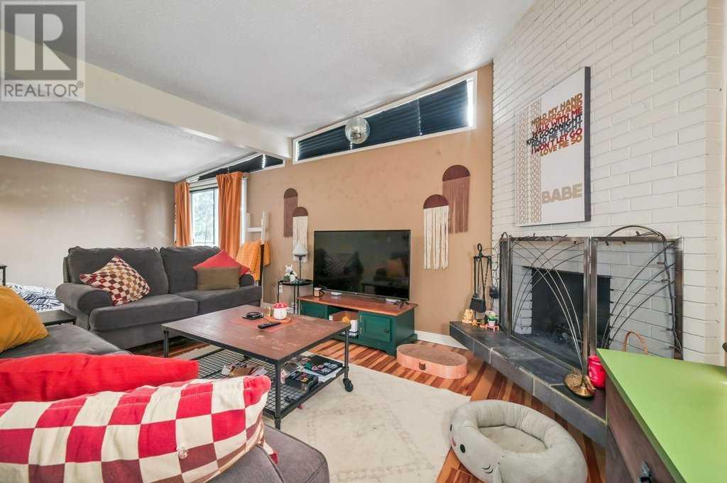 Single Family House Bi-level for Sale in   Hunterview Drive NW Huntington Hills Calgary 