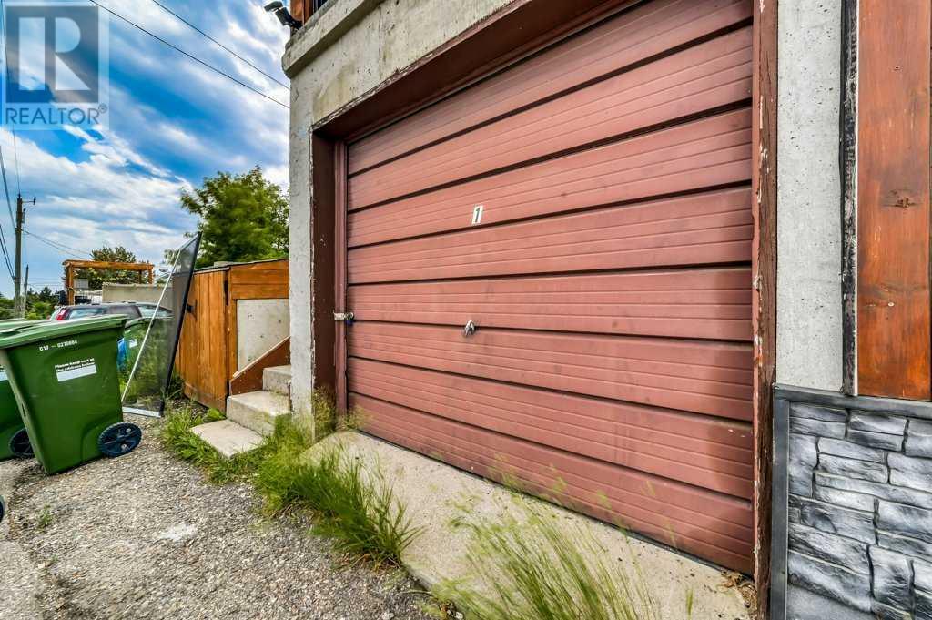 Single Family House Bi-level for Sale in   Hunterview Drive NW Huntington Hills Calgary 