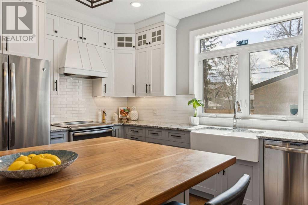 Single Family House Bungalow for Sale in  Glenmount Crescent SW Glendale Calgary 