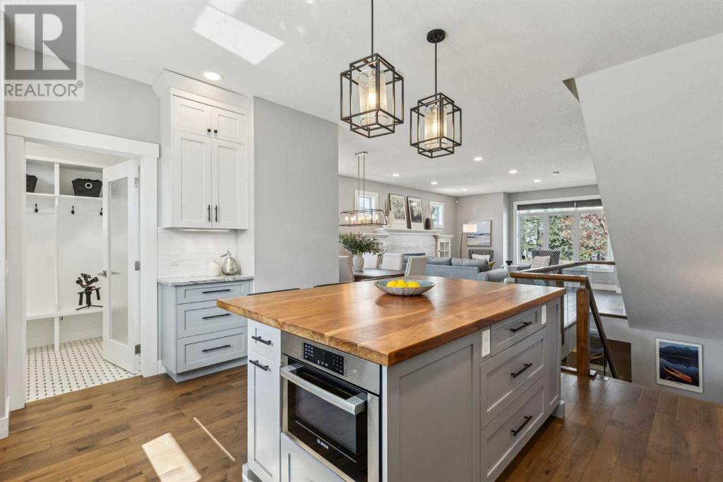 Single Family House Bungalow for Sale in  Glenmount Crescent SW Glendale Calgary 