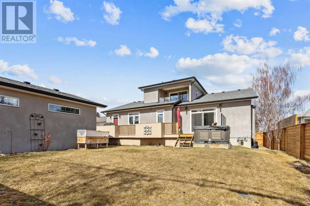Single Family House Bungalow for Sale in  Glenmount Crescent SW Glendale Calgary 