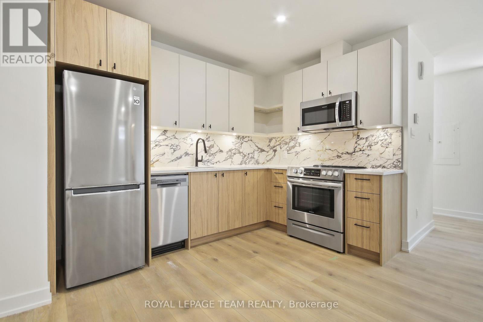 Photo 39 of B B 2 241 Breezehill Avenue S, Ottawa ON