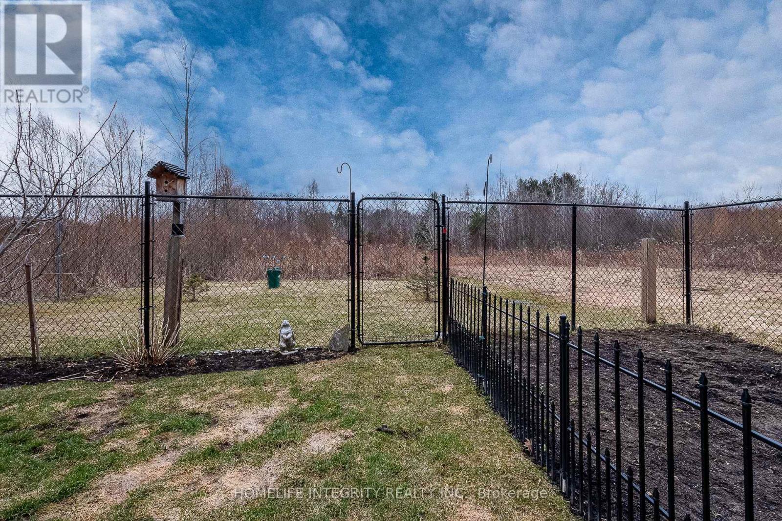 Photo 11 of 171 Gold Park Gate, Essa ON
