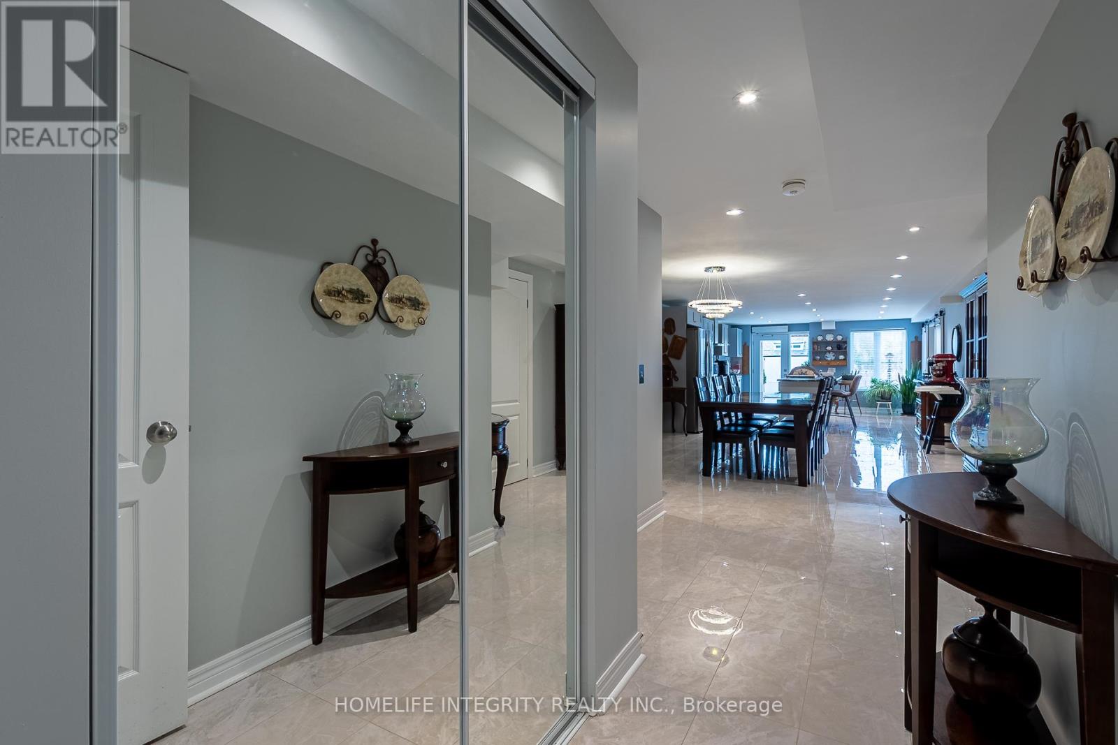Photo 13 of 171 Gold Park Gate, Essa ON