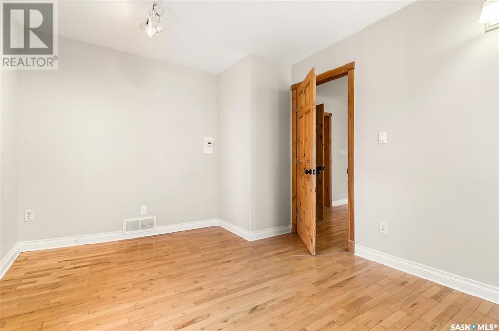 Photo 11 of 2220 Lorne Street, Regina SK