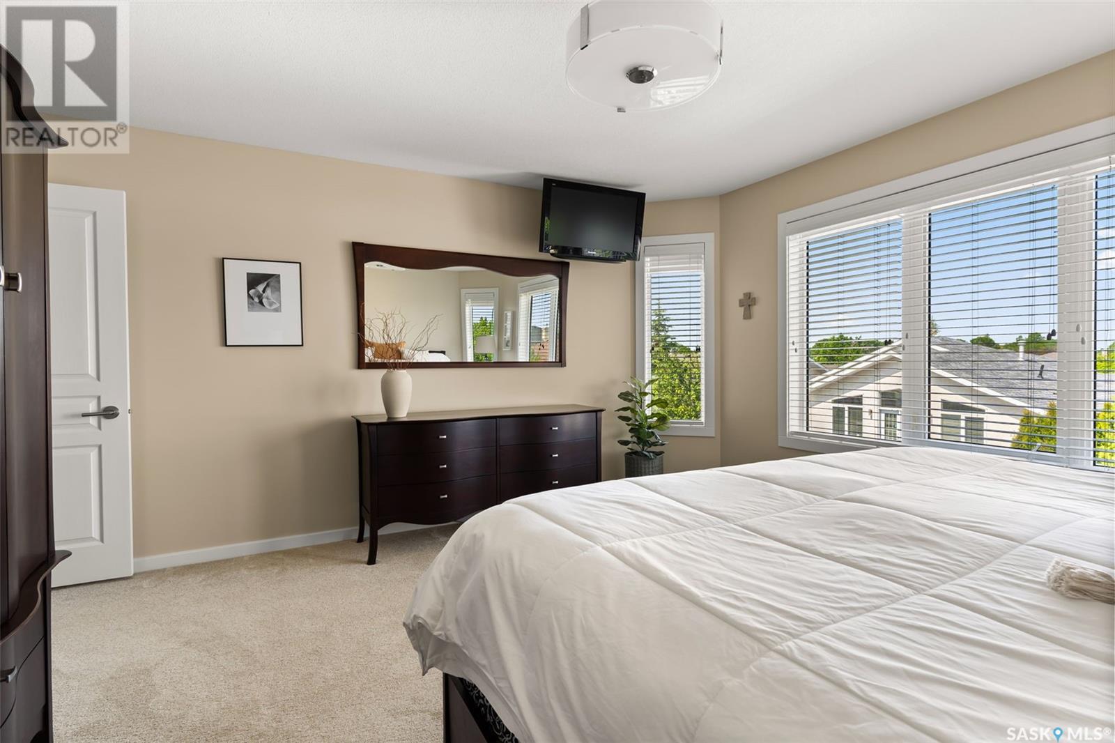 Single Family House 2 Level for Sale in  St Andrews ROAD Regina 