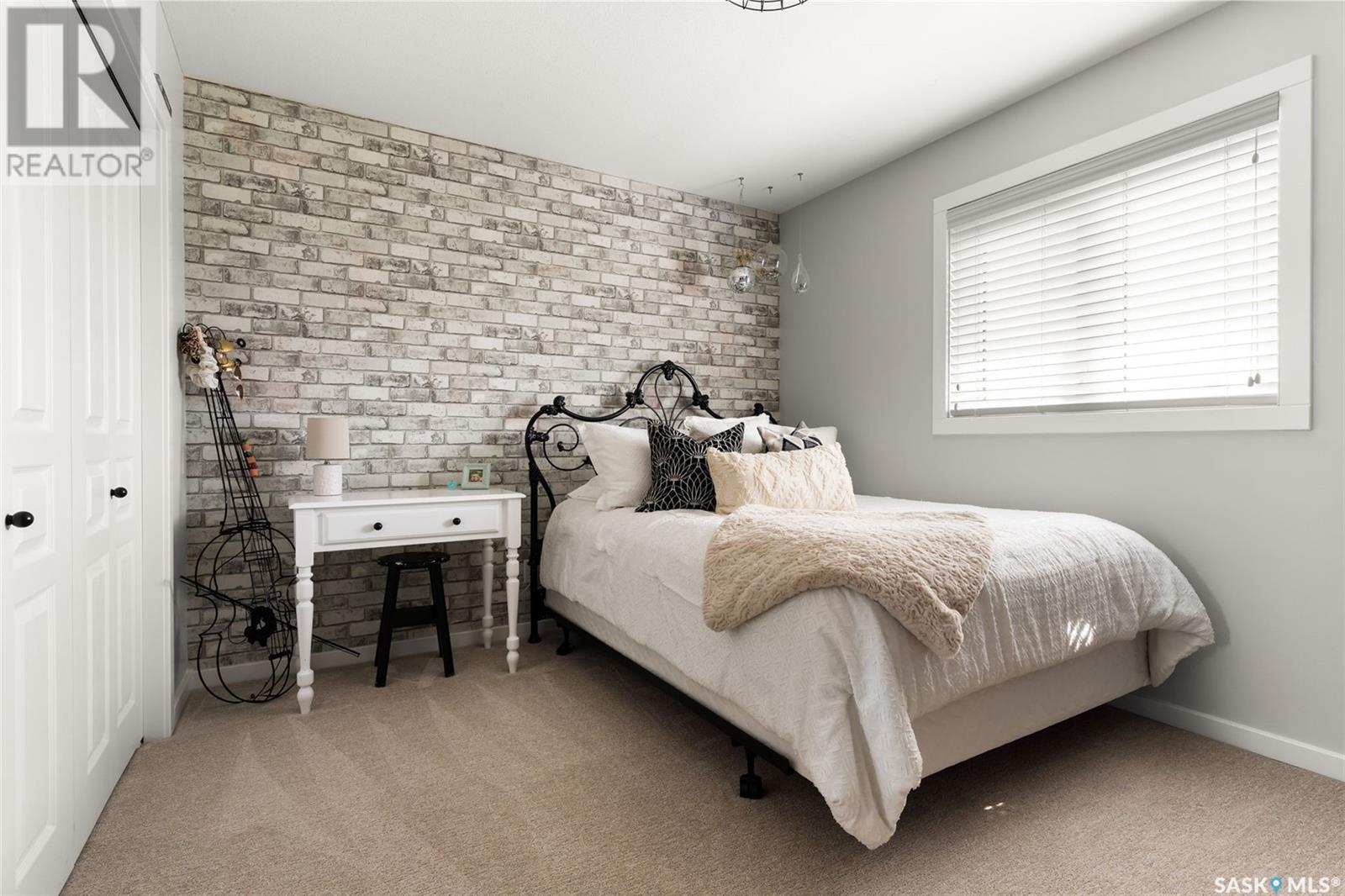 Single Family House 2 Level for Sale in  St Andrews ROAD Regina 