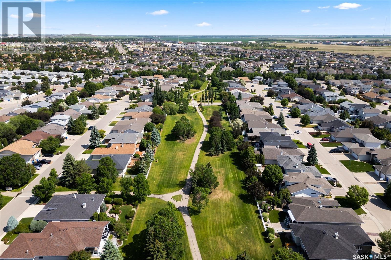 Single Family House 2 Level for Sale in  St Andrews ROAD Regina 
