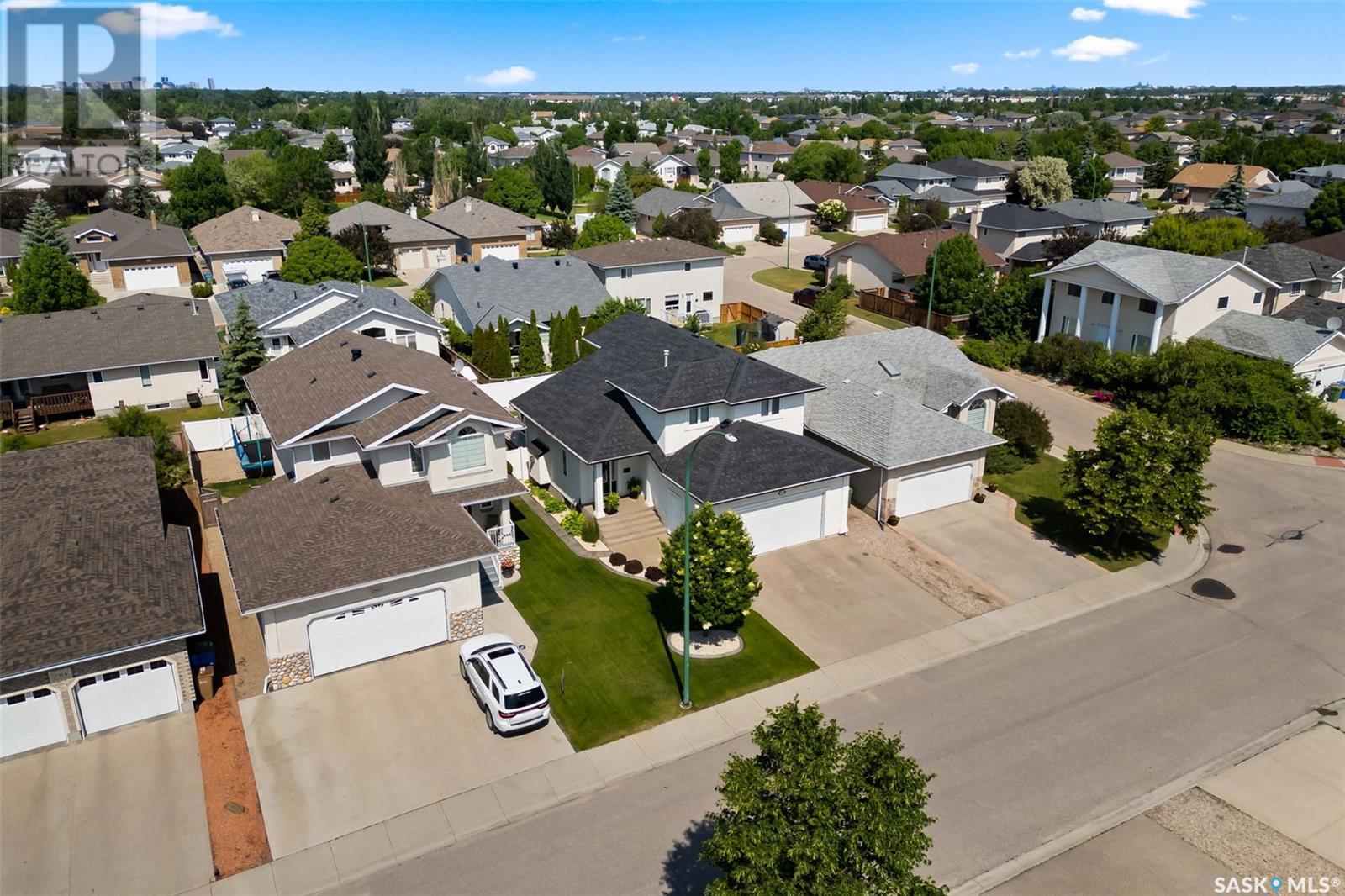 Single Family House 2 Level for Sale in  St Andrews ROAD Regina 