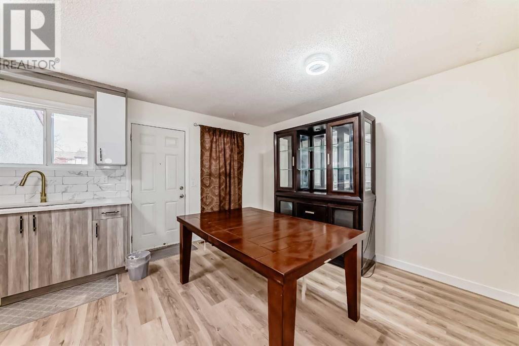 Single Family House for Sale in  Pensville Close SE Penbrooke Meadows Calgary 
