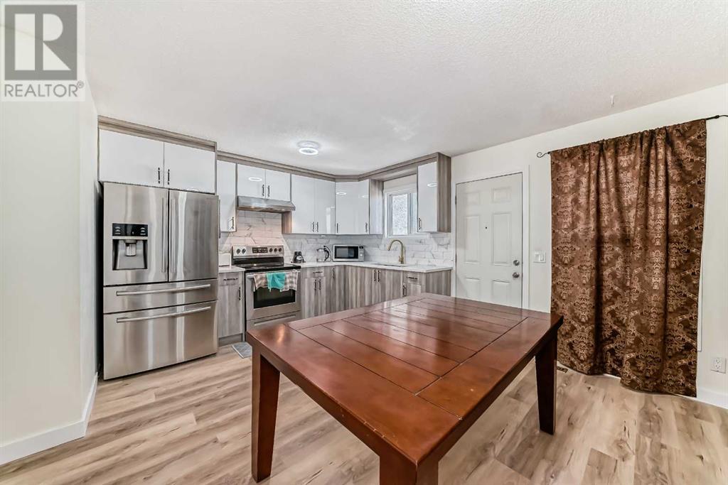 Single Family House for Sale in  Pensville Close SE Penbrooke Meadows Calgary 