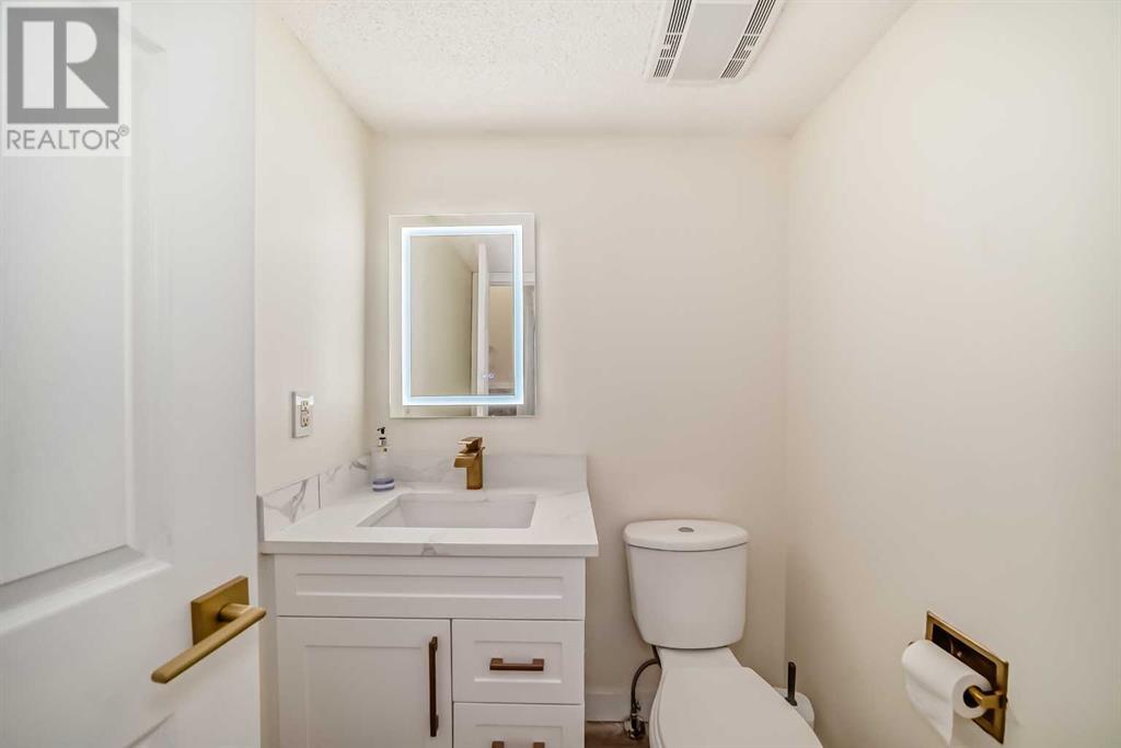 Single Family House for Sale in  Pensville Close SE Penbrooke Meadows Calgary 