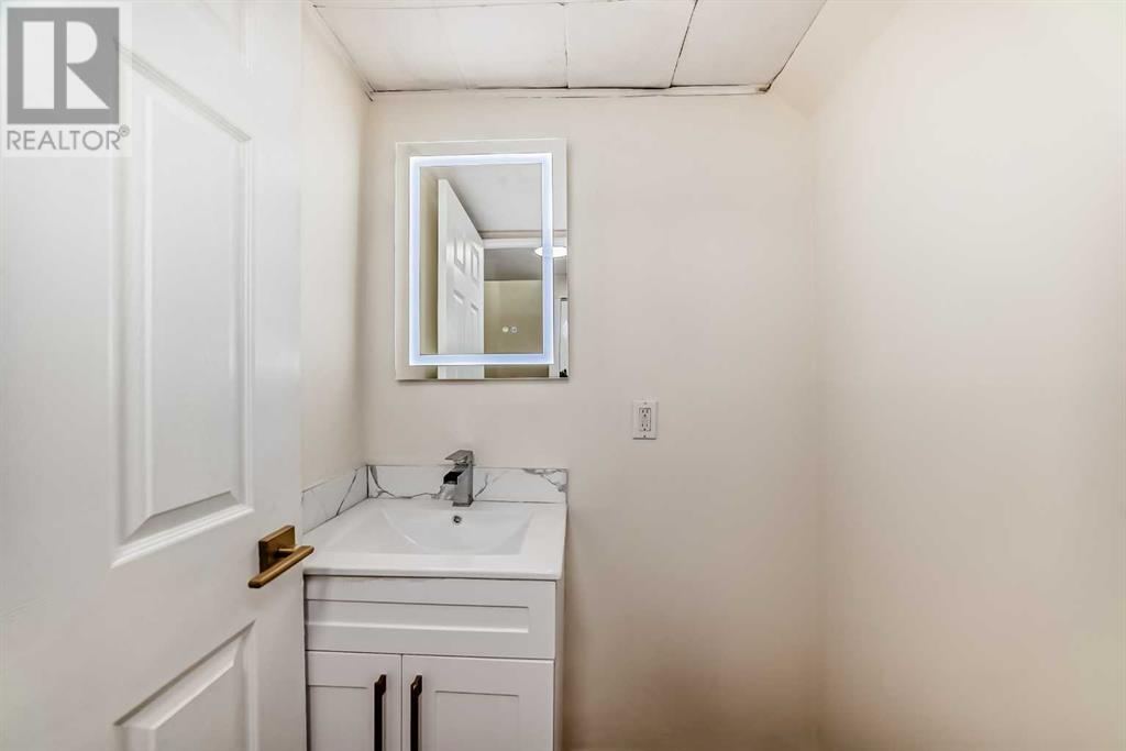 Single Family House for Sale in  Pensville Close SE Penbrooke Meadows Calgary 
