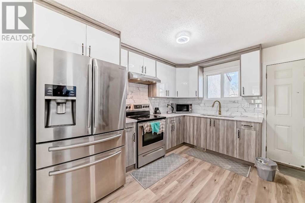 Single Family House for Sale in  Pensville Close SE Penbrooke Meadows Calgary 