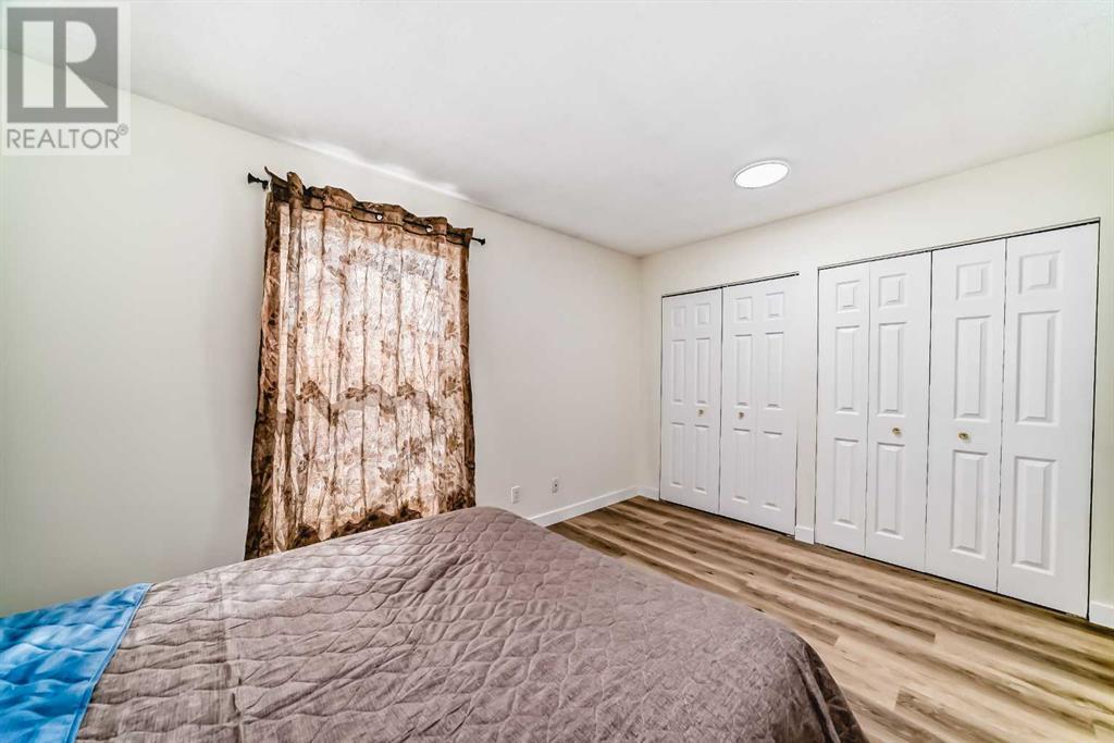 Single Family House for Sale in  Pensville Close SE Penbrooke Meadows Calgary 