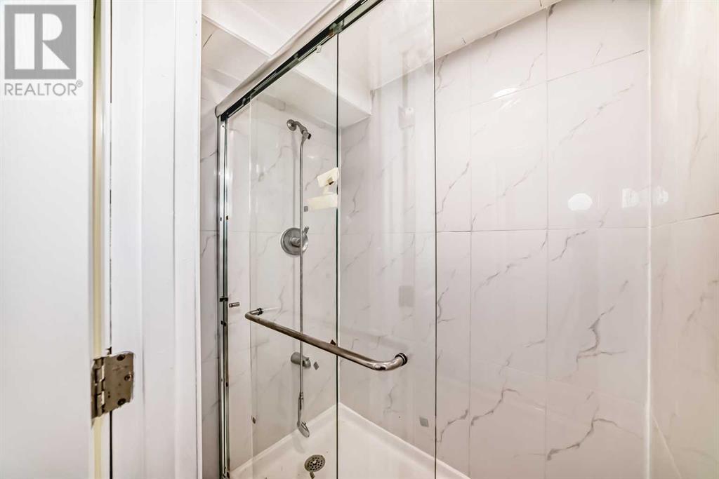 Single Family House for Sale in  Pensville Close SE Penbrooke Meadows Calgary 