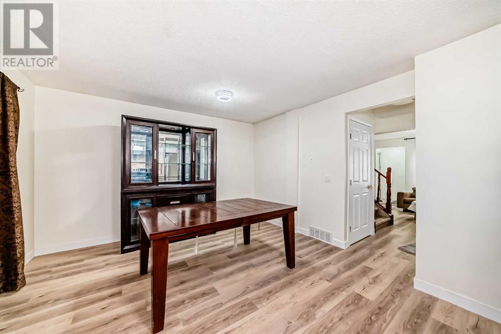 Single Family House for Sale in  Pensville Close SE Penbrooke Meadows Calgary 