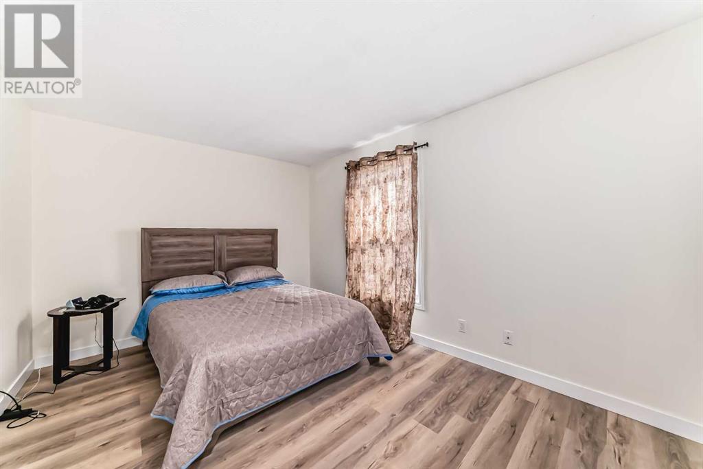 Single Family House for Sale in  Pensville Close SE Penbrooke Meadows Calgary 
