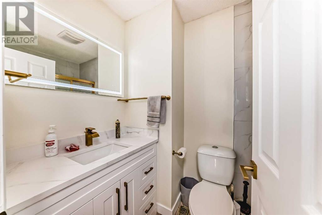 Single Family House for Sale in  Pensville Close SE Penbrooke Meadows Calgary 