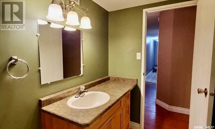 Photo 5 of 12 47 Centennial Street, Regina SK
