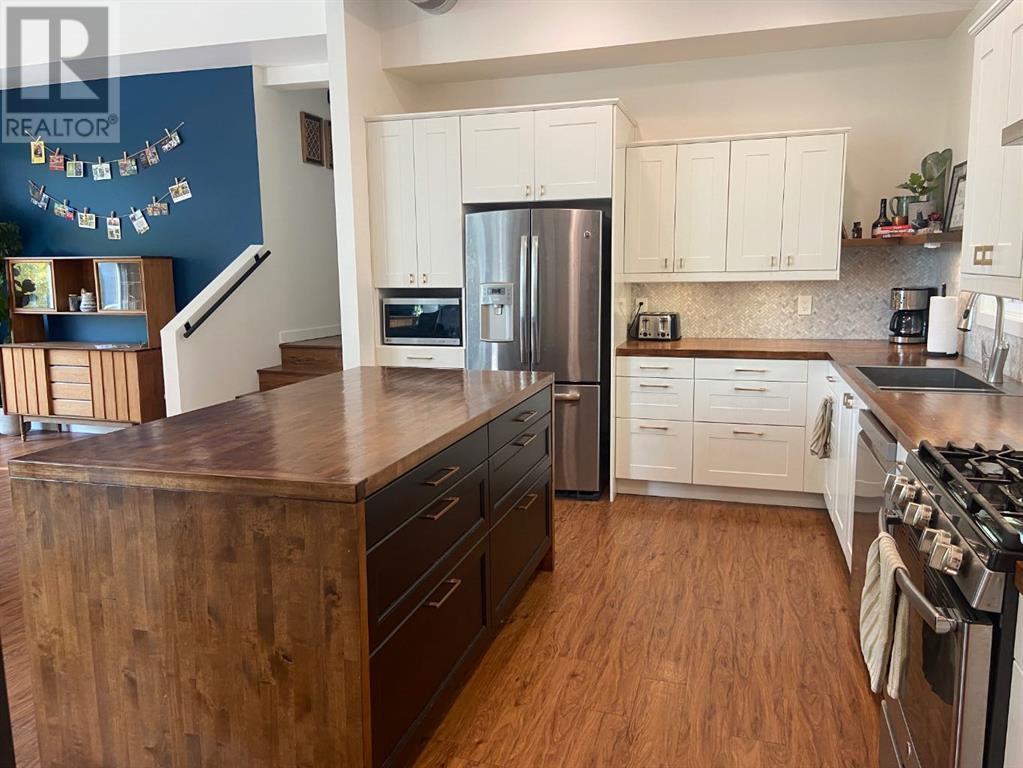 Single Family House for Sale in  b Avenue S Victoria Park Lethbridge 