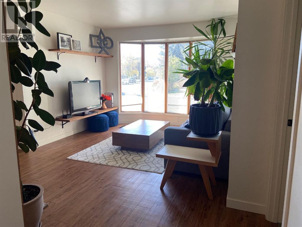 Single Family House for Sale in  b Avenue S Victoria Park Lethbridge 
