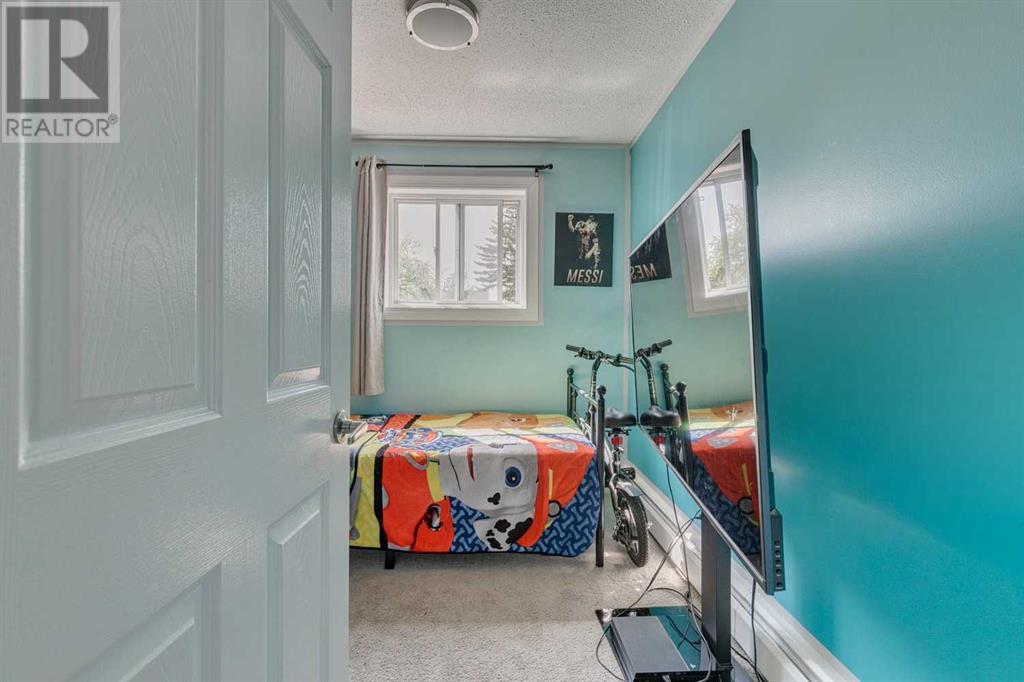 Single Family House for Sale in    Street SW Glenbrook Calgary 