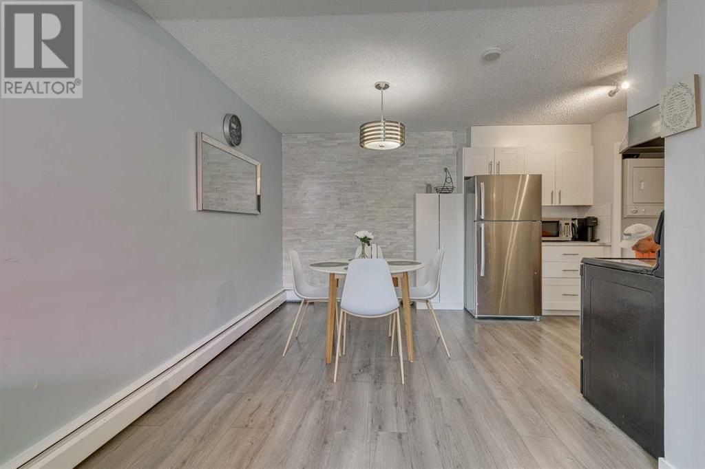 Single Family House for Sale in    Street SW Glenbrook Calgary 