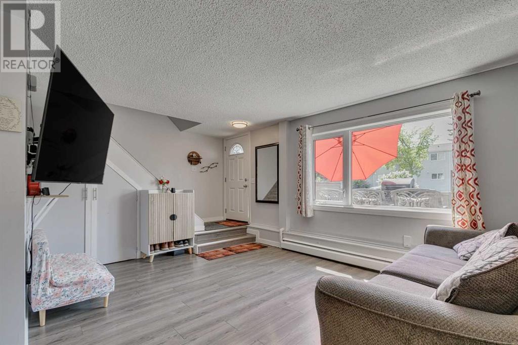 Single Family House for Sale in    Street SW Glenbrook Calgary 
